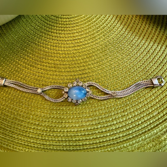 Vintage Faux Blue Moonstone and Rhinestone Wheat chain Bracelet. SIZE 7.5” - Picture 4 of 10